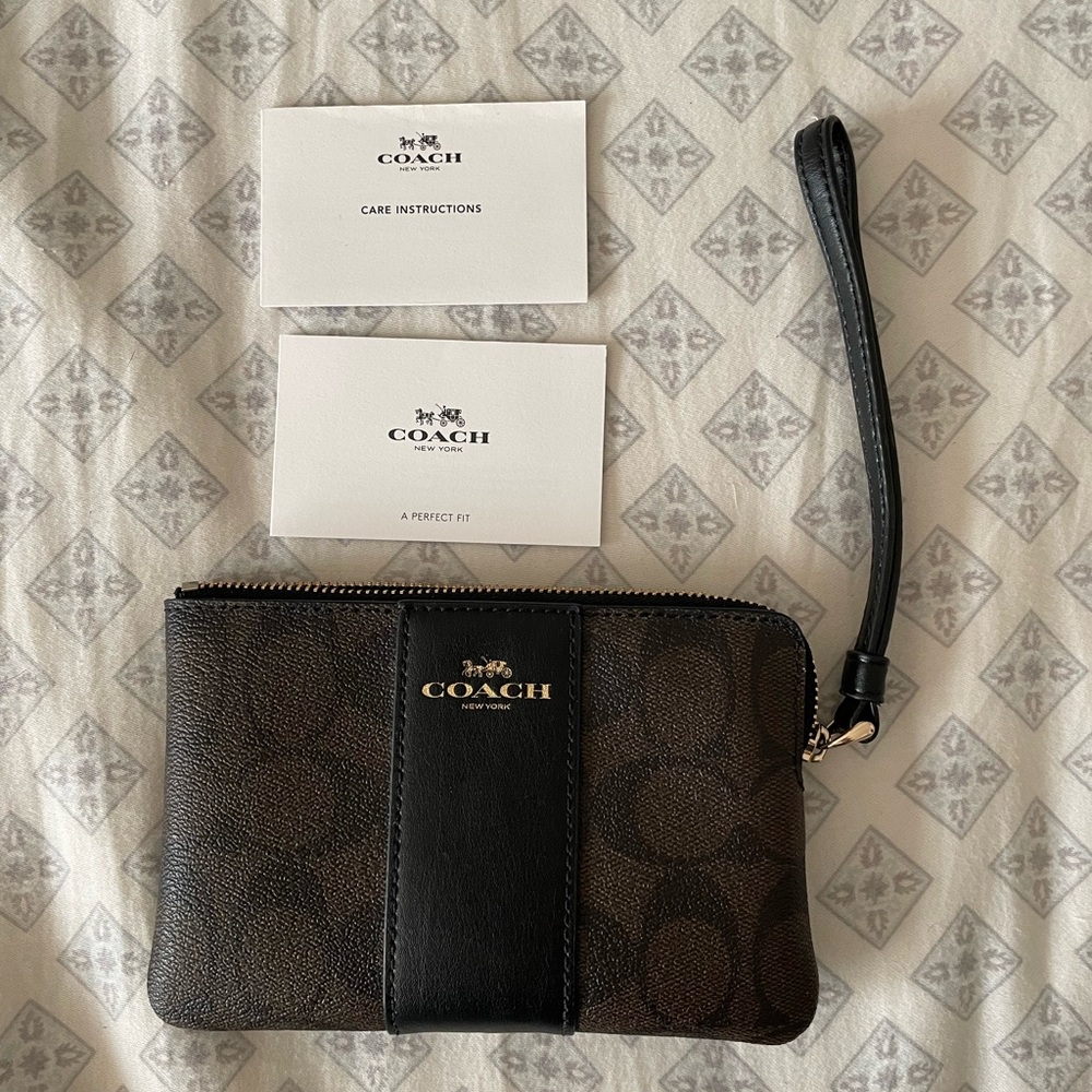 Coach leather wristlet